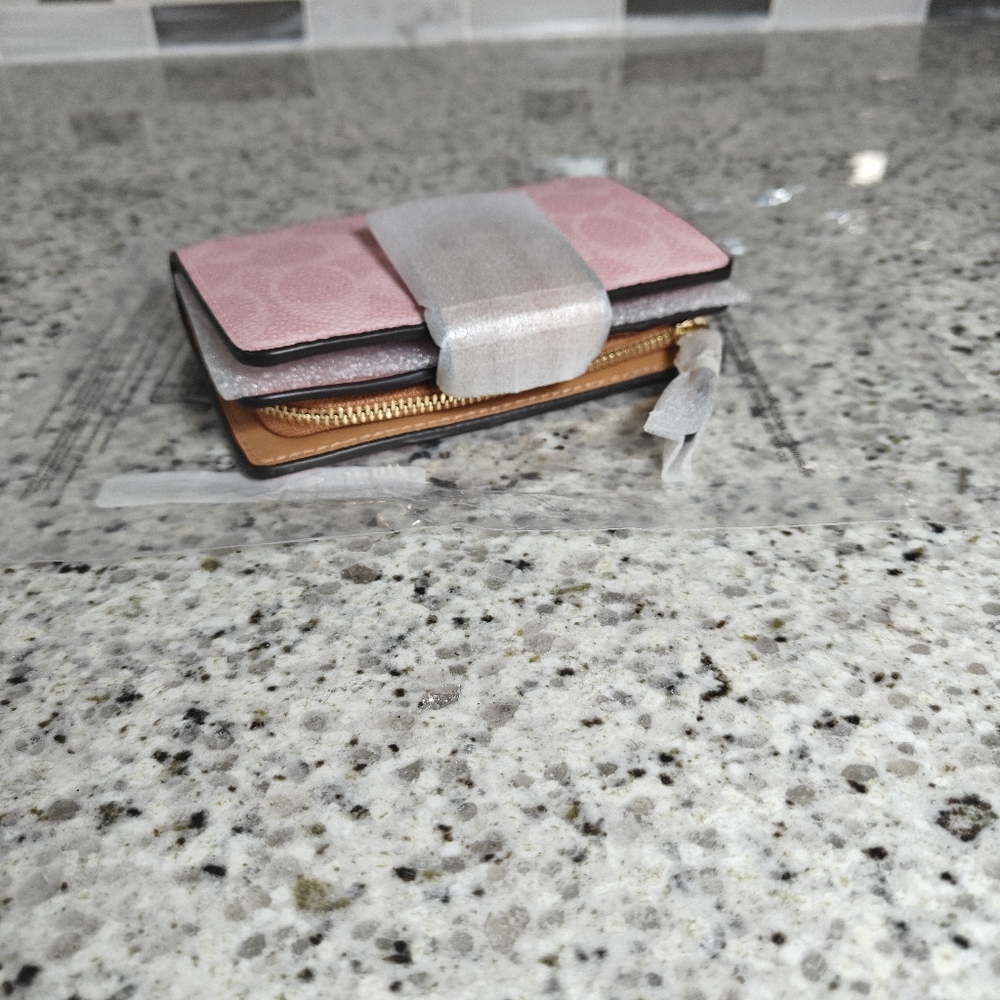Coach Medium Corner Zip Wallet In Signature Canvas (Powder pink) - Picture 6 of 10